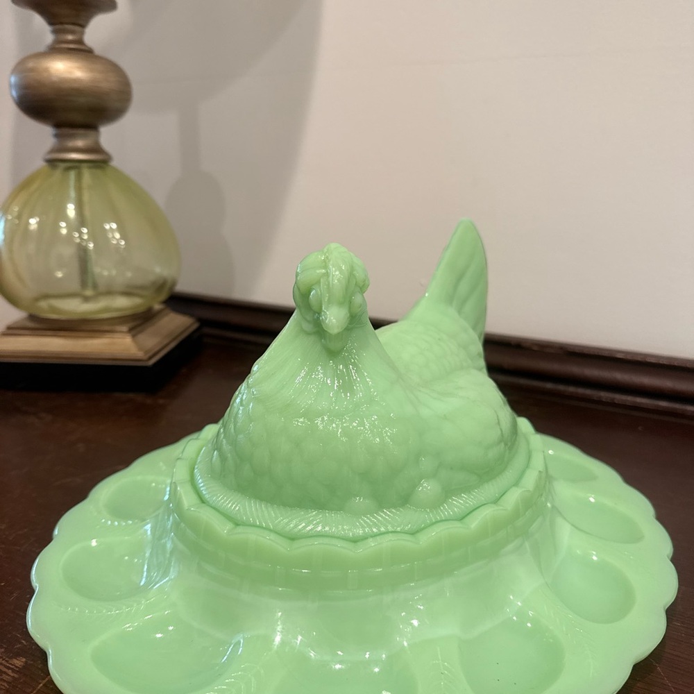 Fenton Jade Green Hen Covered Egg Dish - Picture 2 of 3